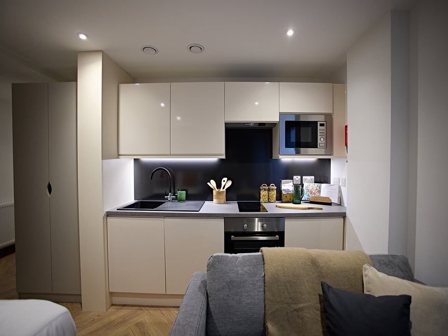 Room Wade Lane in Leeds