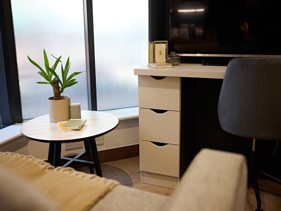 Room Wade Lane in Leeds