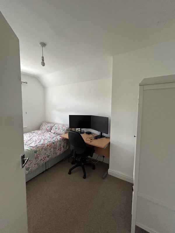 Room Ilminster Avenue in Bristol