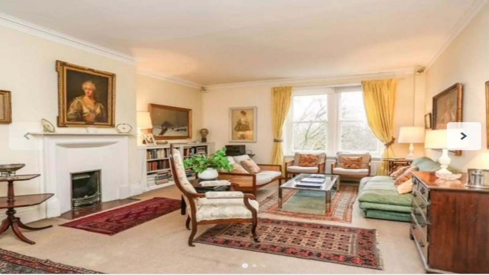 Flat Herbert Crescent in Greater London