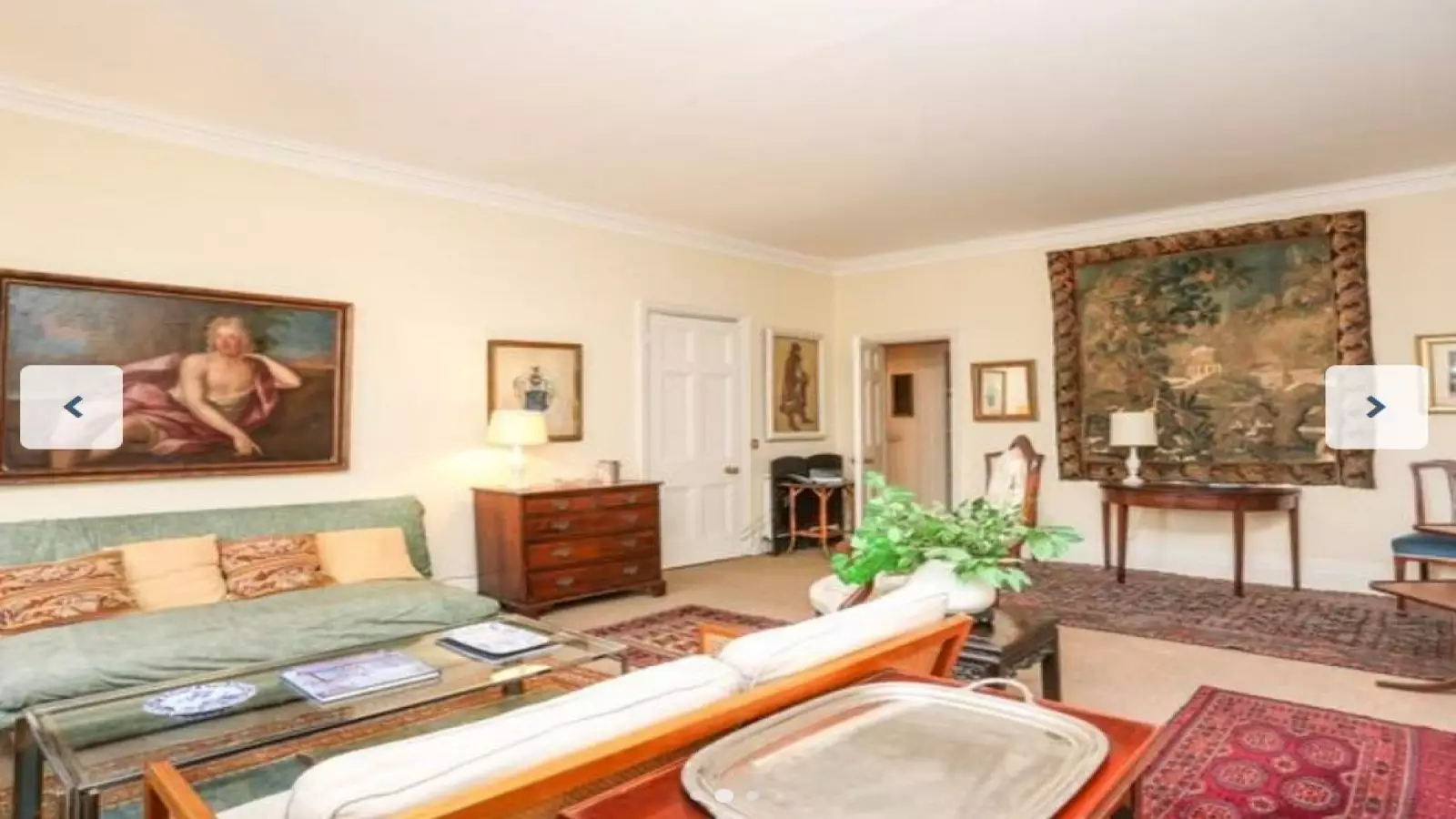 Flat Herbert Crescent in Greater London