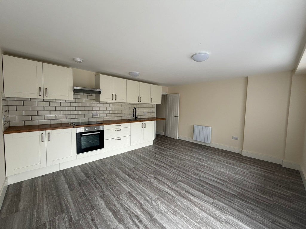 Flat Thorneycroft Road in Darlaston