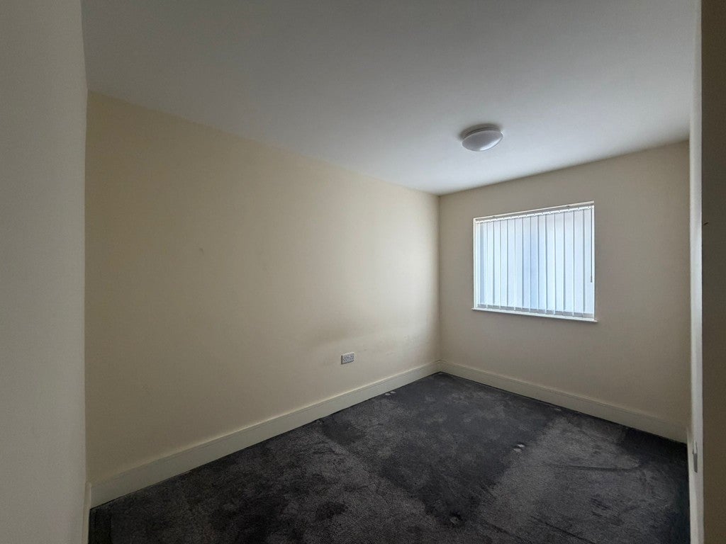 Flat Thorneycroft Road in Darlaston