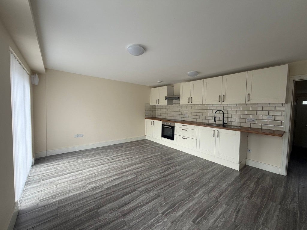 Flat Thorneycroft Road in Darlaston