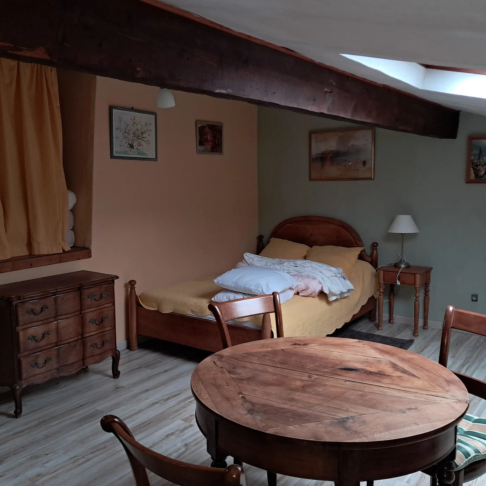Chambre Rue Robert Caumont à Bordeaux