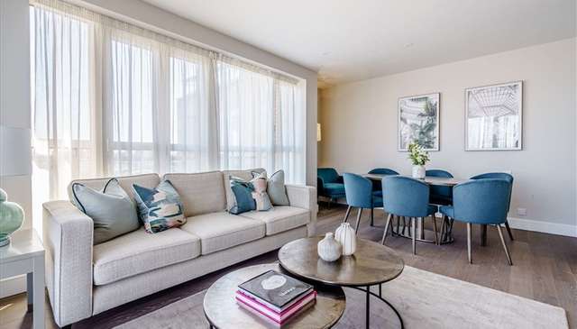 Flat Westferry Circus in Greater London