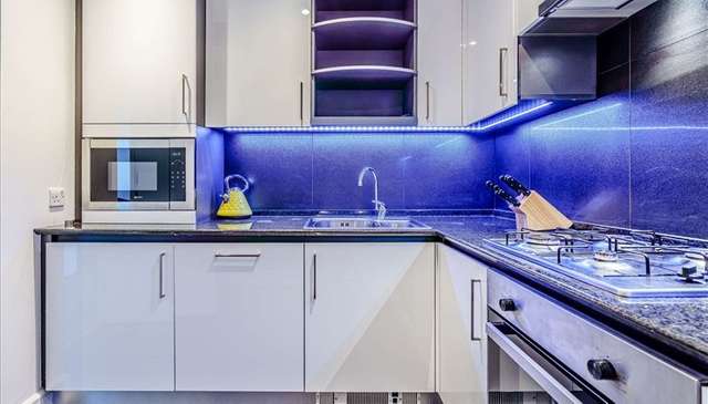 Flat Westferry Circus in Greater London
