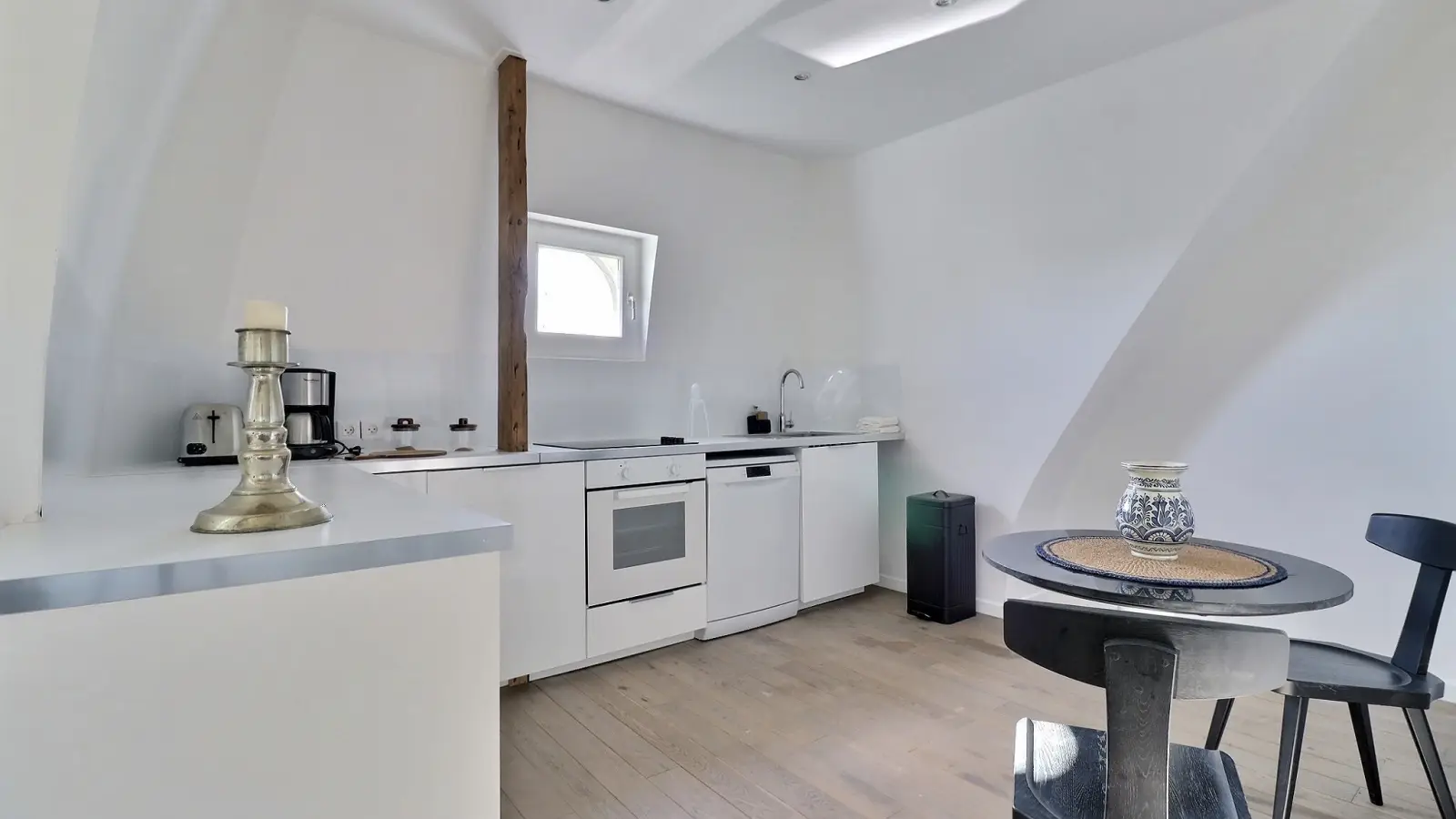 Appartement Avenue Raymond Poincaré à Paris