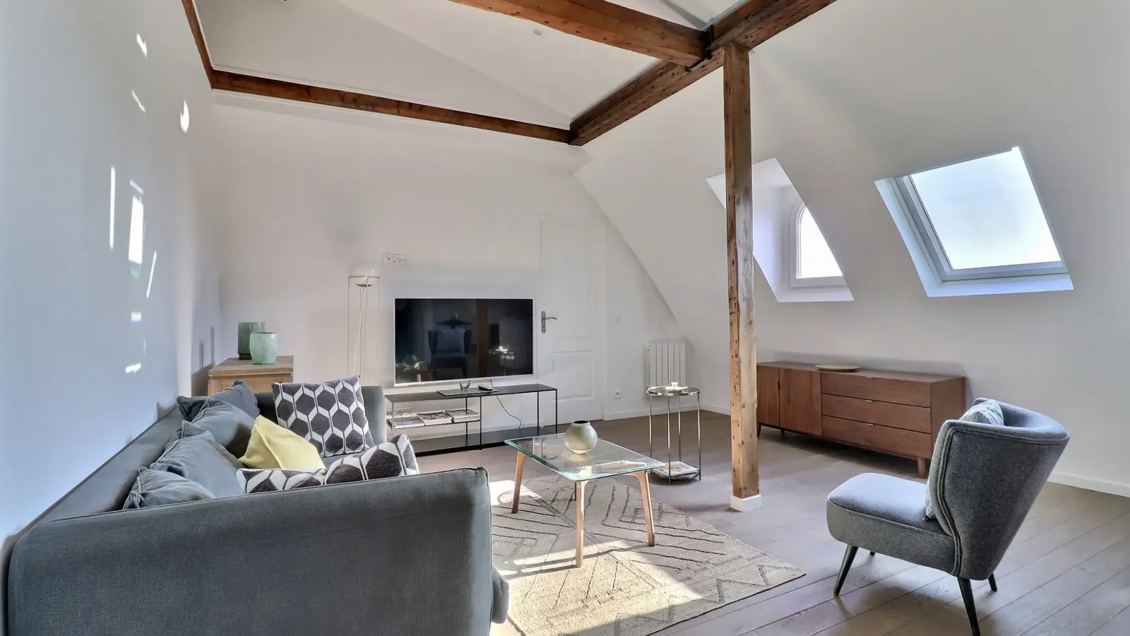 Appartement Avenue Raymond Poincaré à Paris