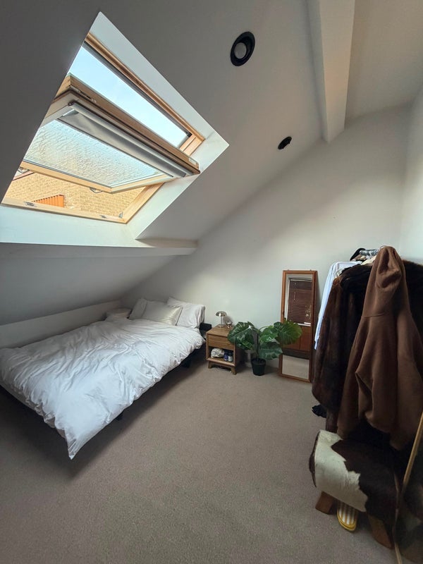 Room Hackney Road in Greater London