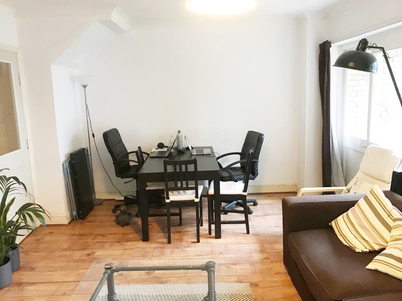 Flat Nelson Square in Greater London
