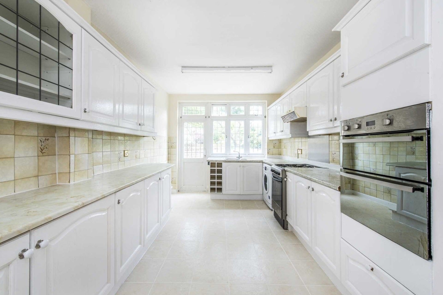 House Lexton Gardens in Greater London