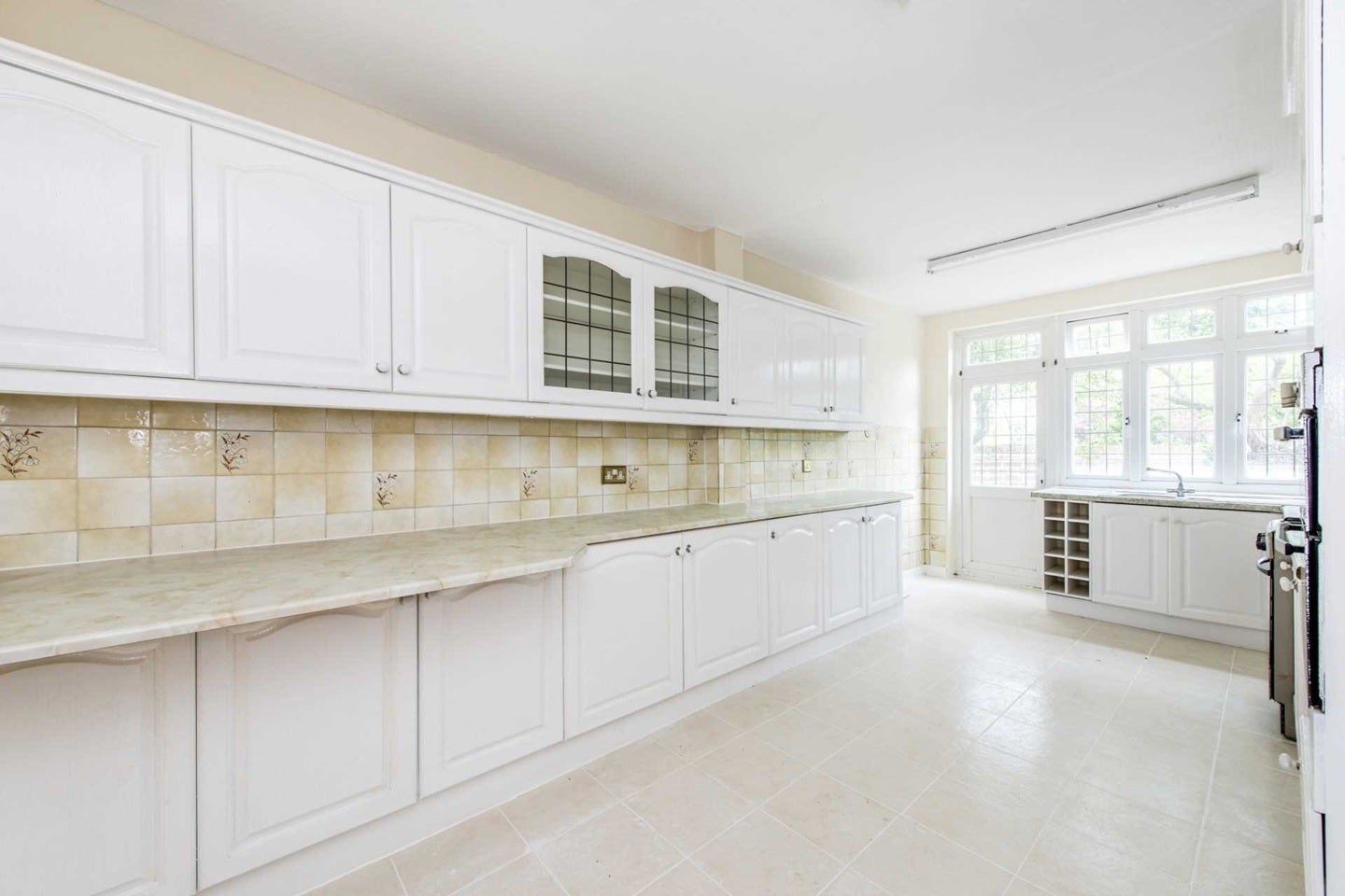House Lexton Gardens in Greater London