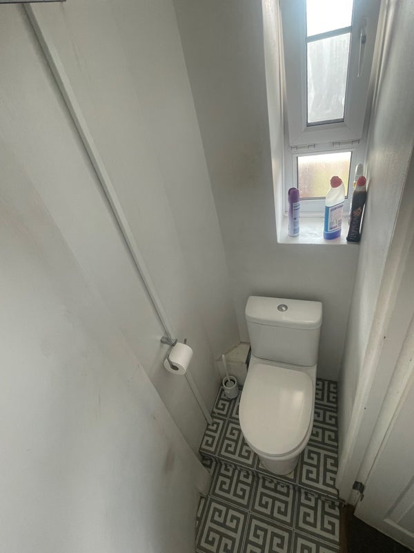 Room Cowley Road in Greater London