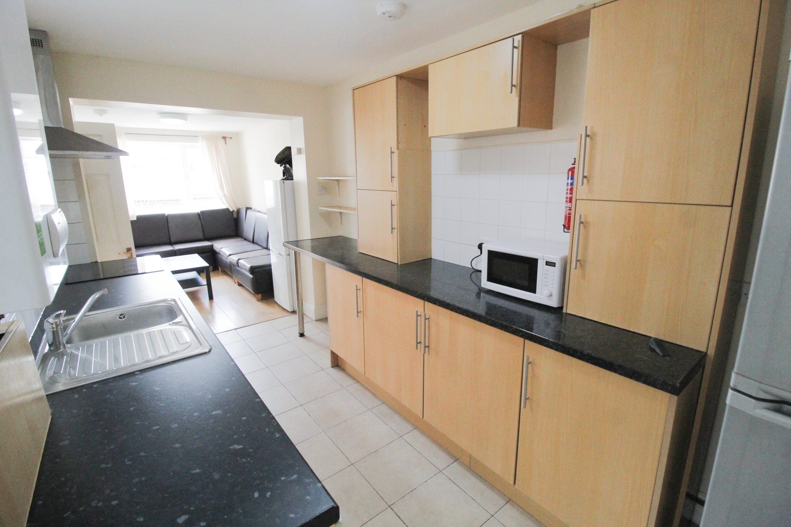 Room King Street in Pontypridd