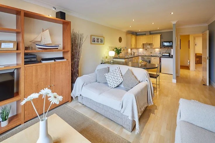 Flat Whitehall Landing in Whitby