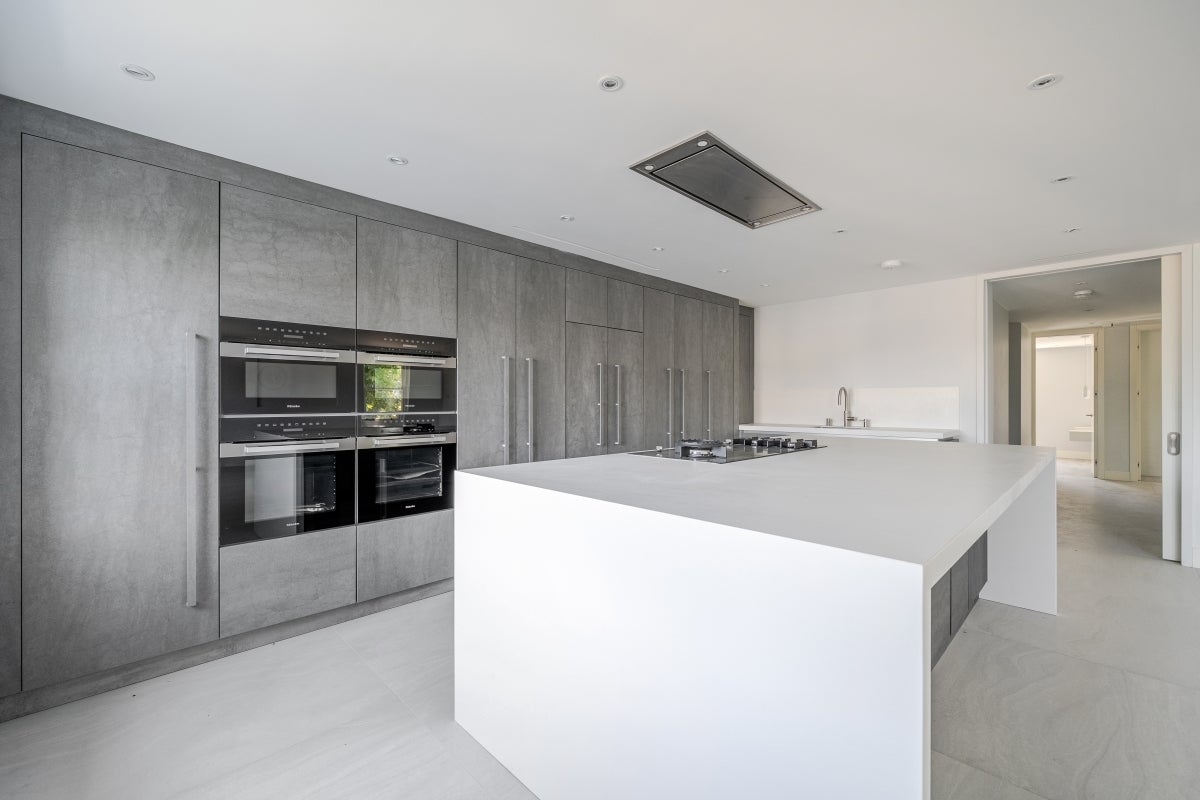 Flat Bath Road in Taplow