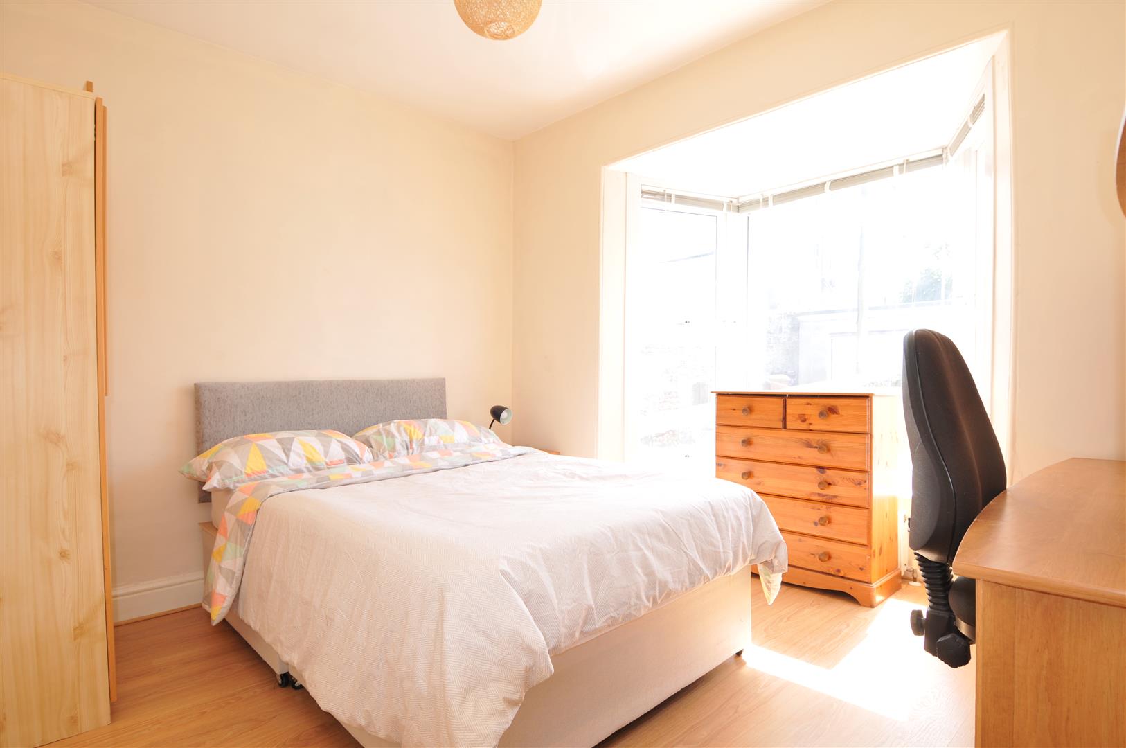 Room Salcombe Road in Plymouth