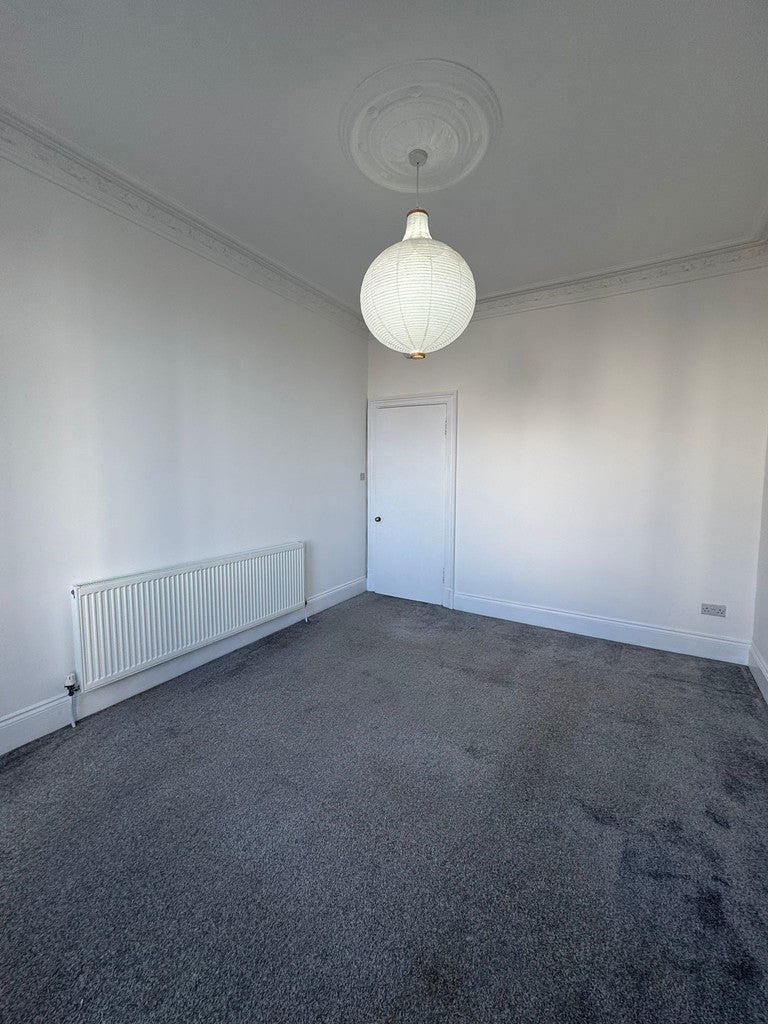 Flat Ballater Street in Glasgow