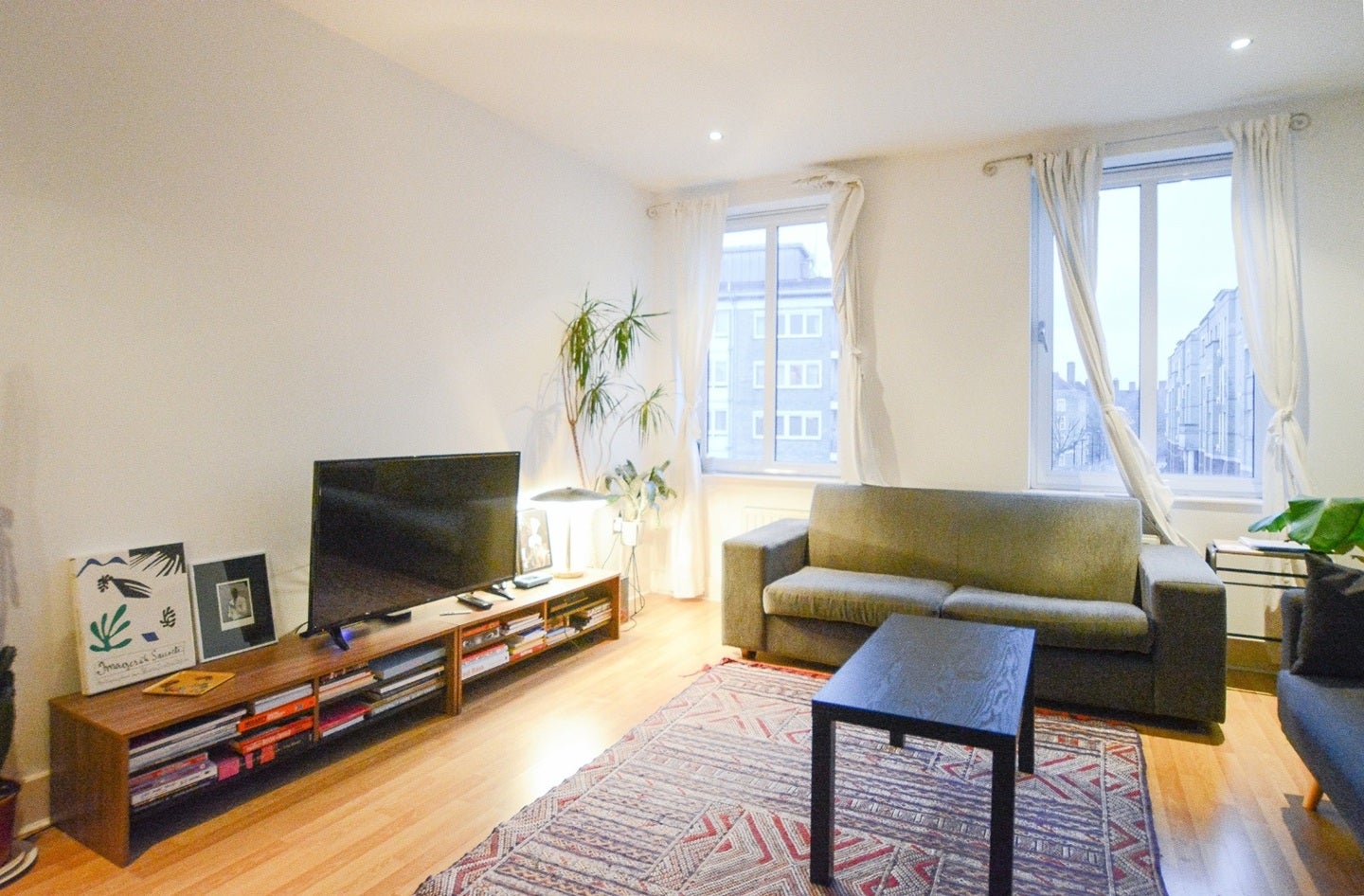 Flat Hoxton Street in Greater London