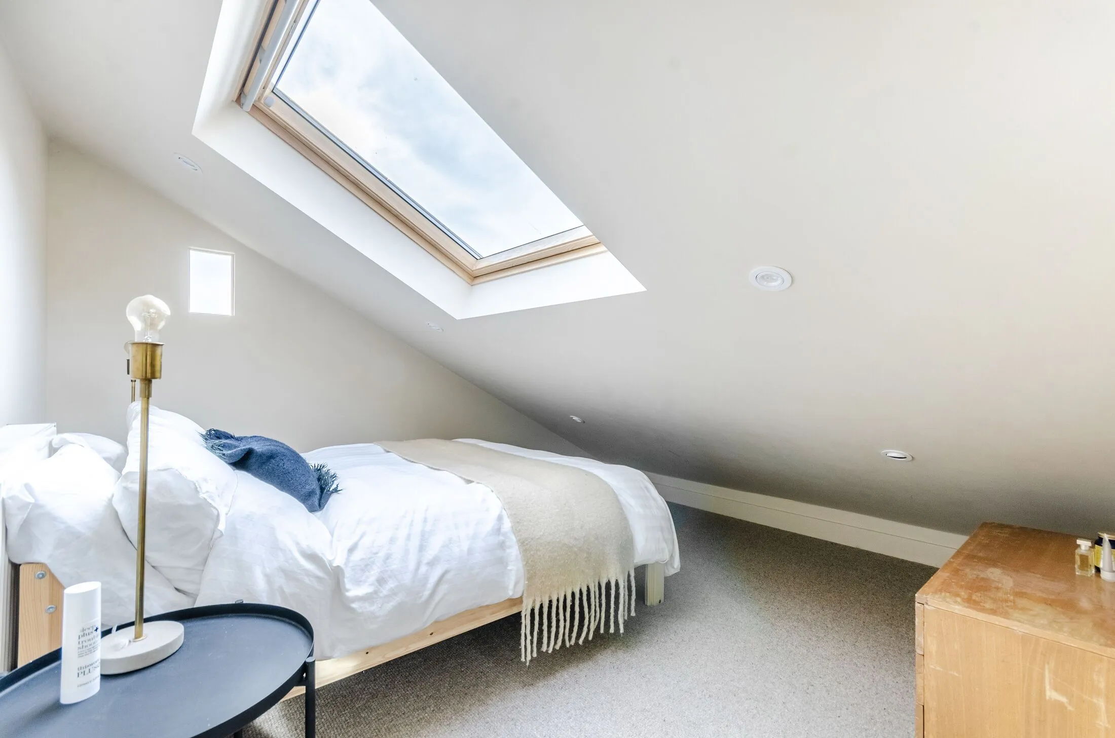 Flat Woolstone Road in Greater London
