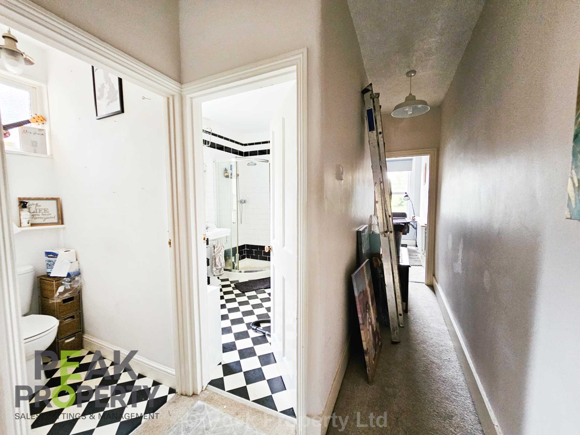 Room Gordon Road in Southend-on-Sea