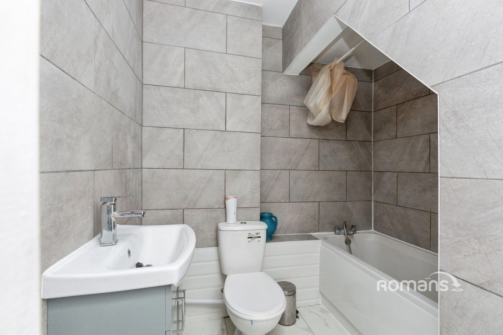 Room Newport Road in Rushmoor