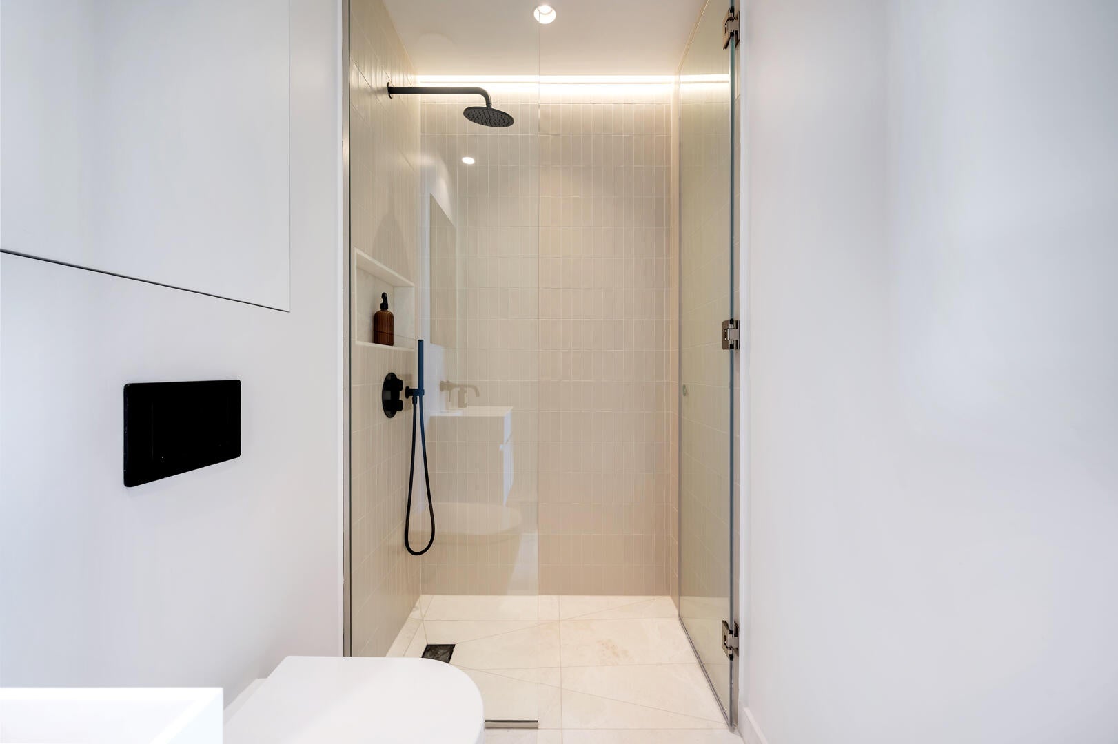 Flat Elsham Road in Greater London