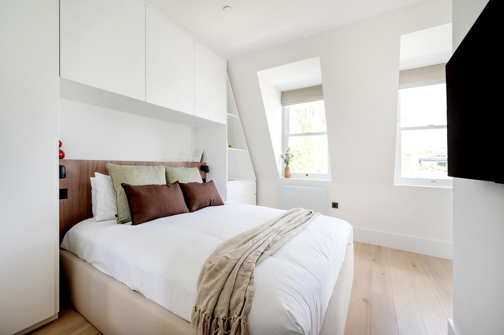 Flat Elsham Road in Greater London
