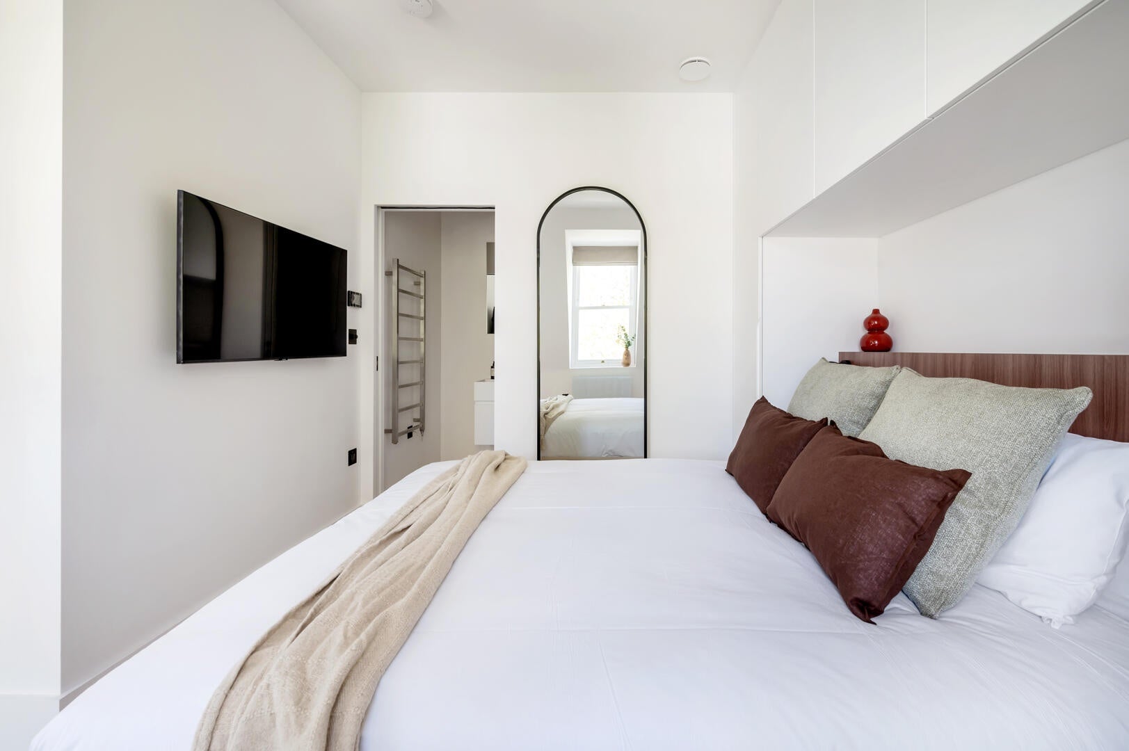Flat Elsham Road in Greater London