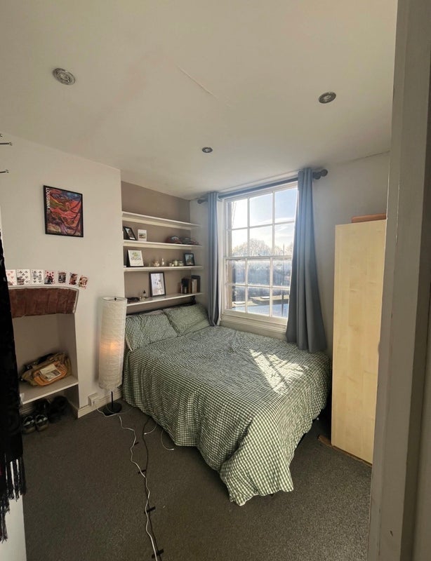 Room Delancey Street in Greater London