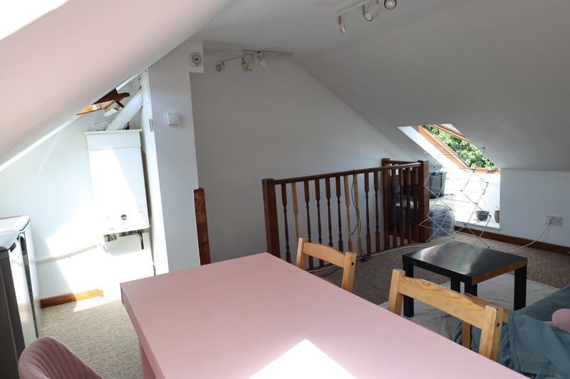 Room Gloucester Road in Bristol