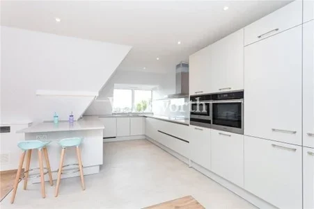 Flat The Vale in Greater London
