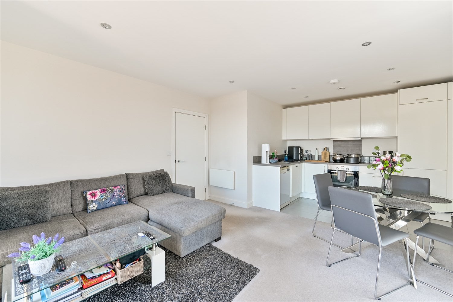 Flat Padworth Avenue in Reading