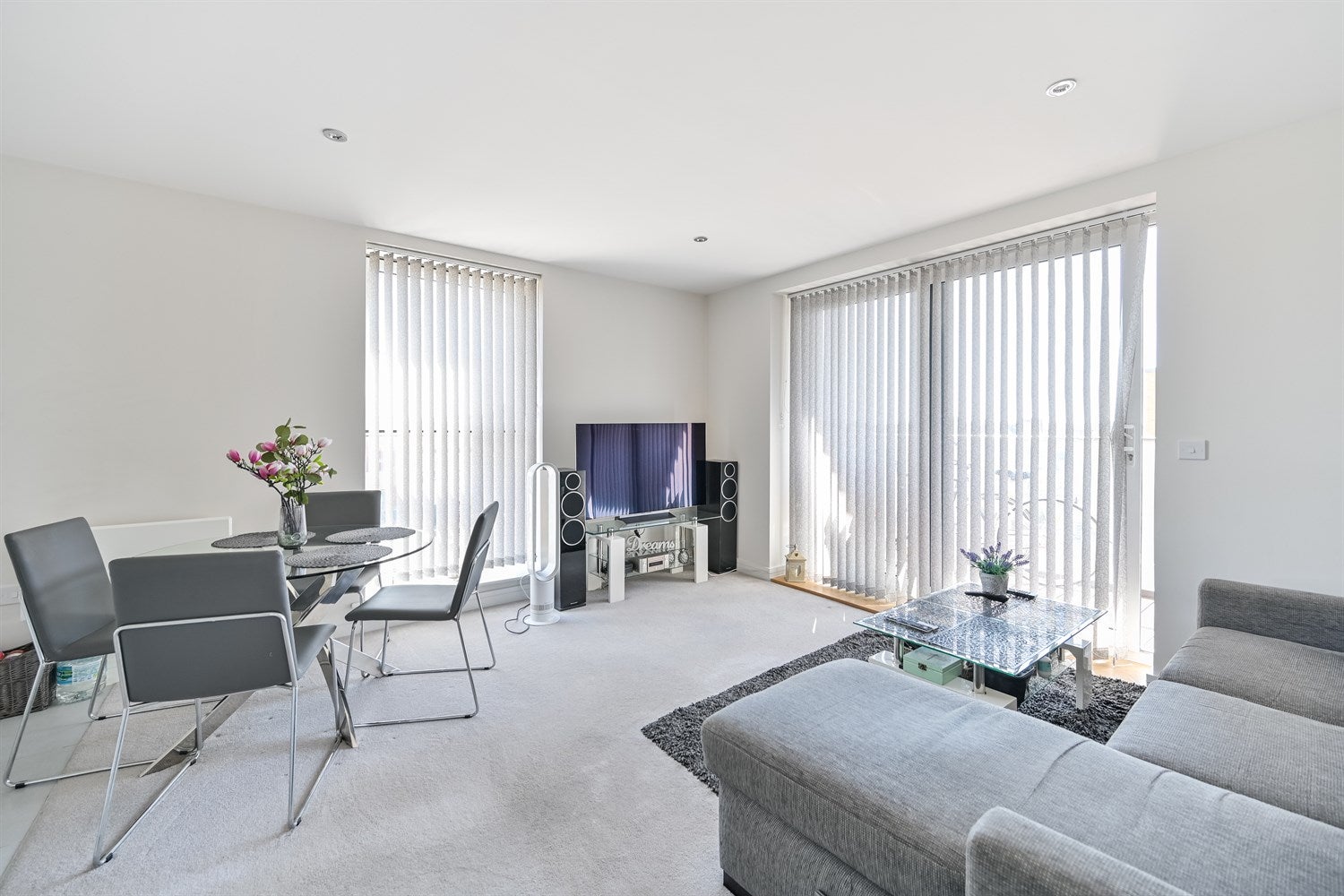 Flat Padworth Avenue in Reading