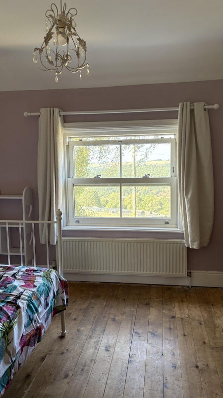 Room Green Moor Road in Sheffield