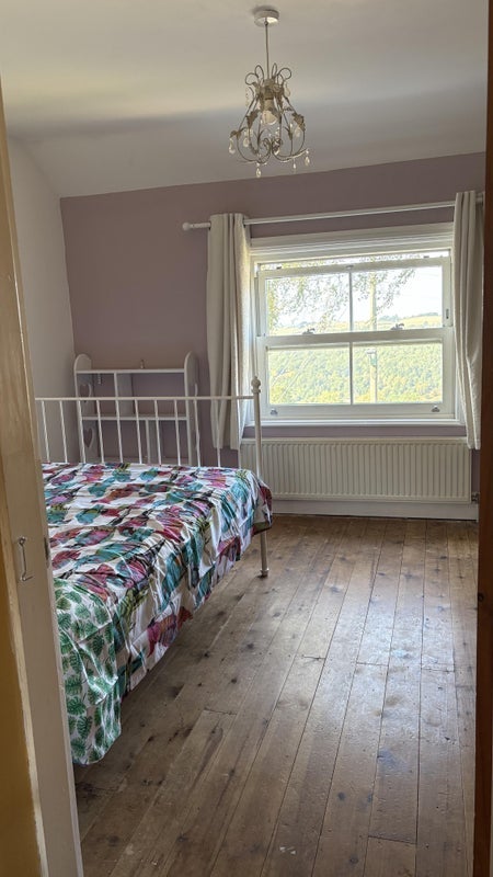 Room Green Moor Road in Sheffield