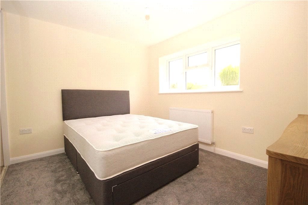 Room Blackwell Avenue in Guildford