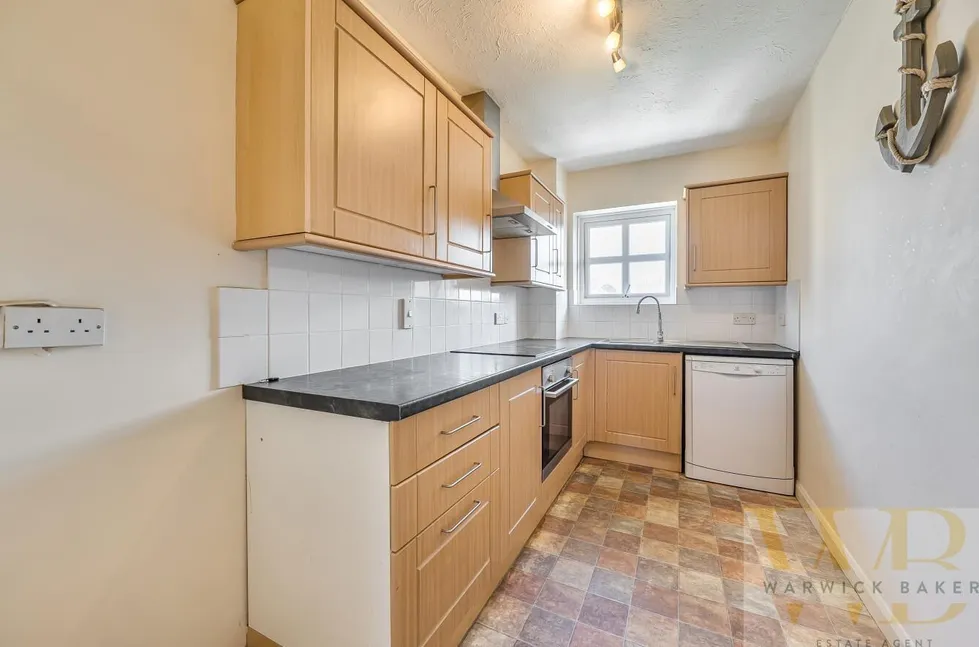 Flat Emerald Quay in Adur