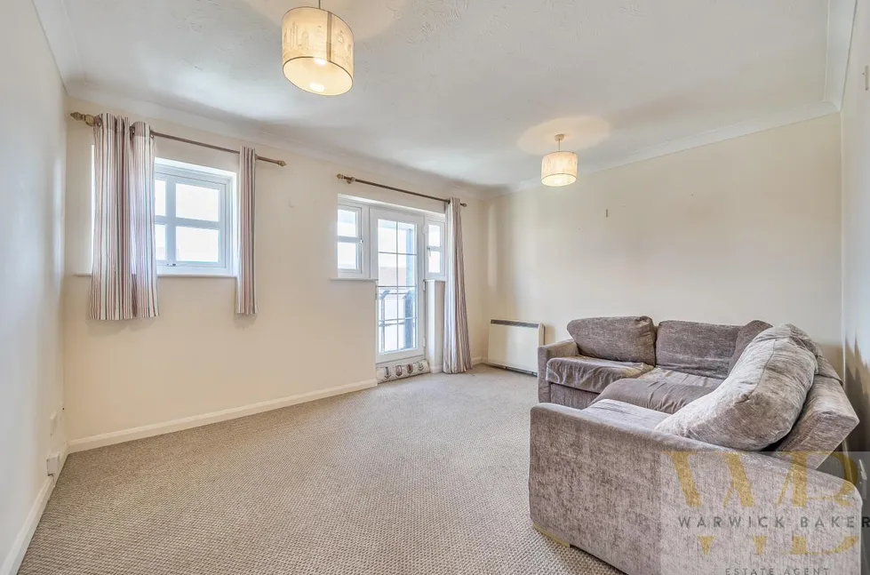 Flat Emerald Quay in Adur