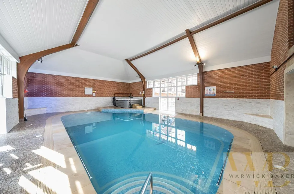 Flat Emerald Quay in Adur