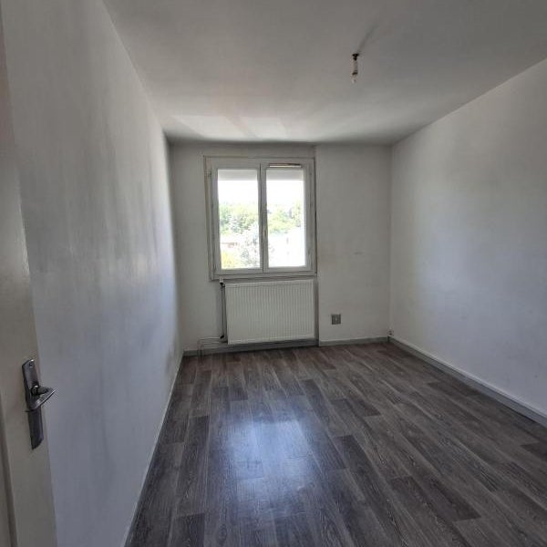 Flat Rue Danielle Mitterrand in La Tour-du-Pin