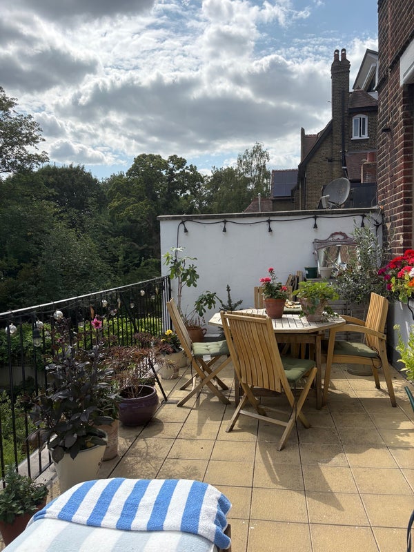 Room Shepherds Hill in Greater London