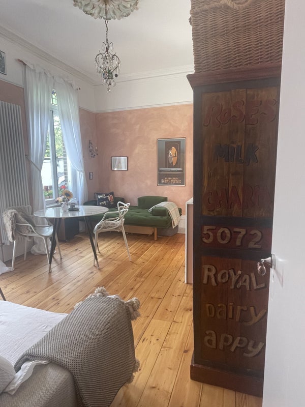 Room Shepherds Hill in Greater London