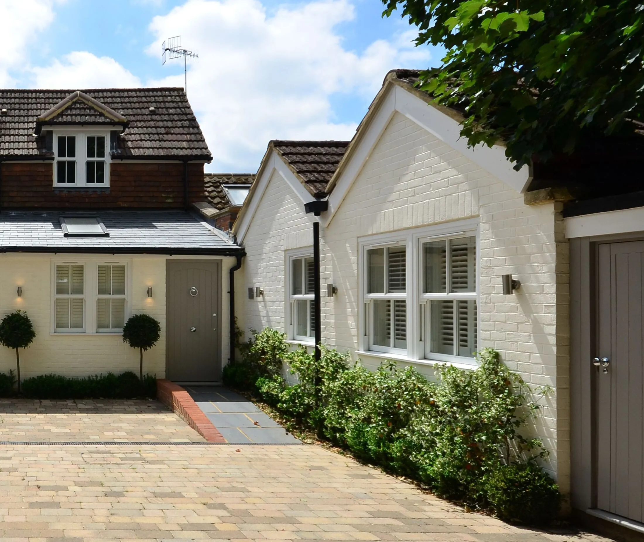 House Walnut Tree Close in Guildford