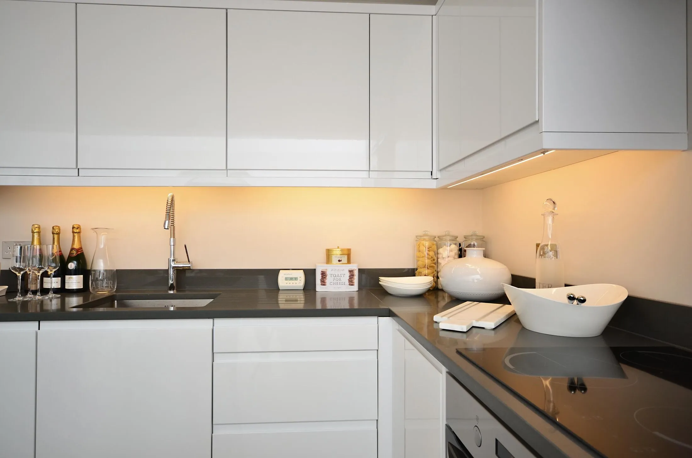 House Walnut Tree Close in Guildford