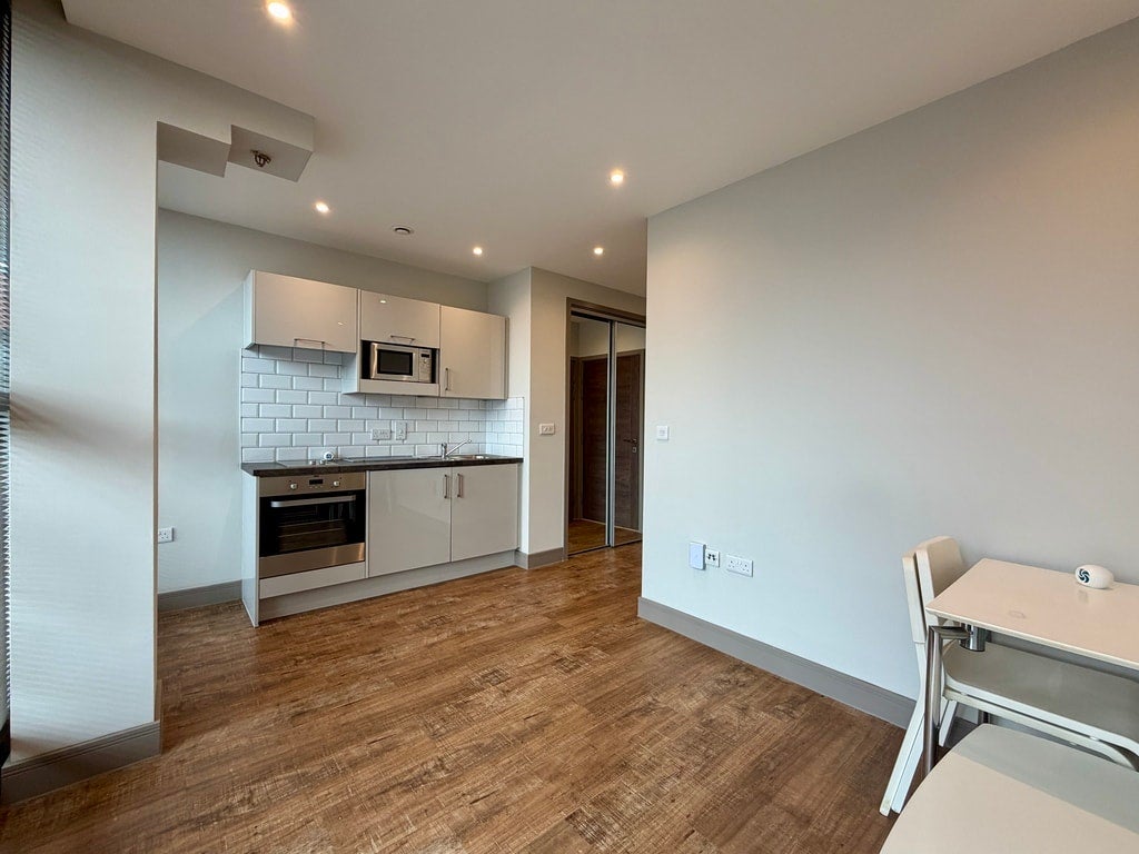 Flat Week Street in Maidstone