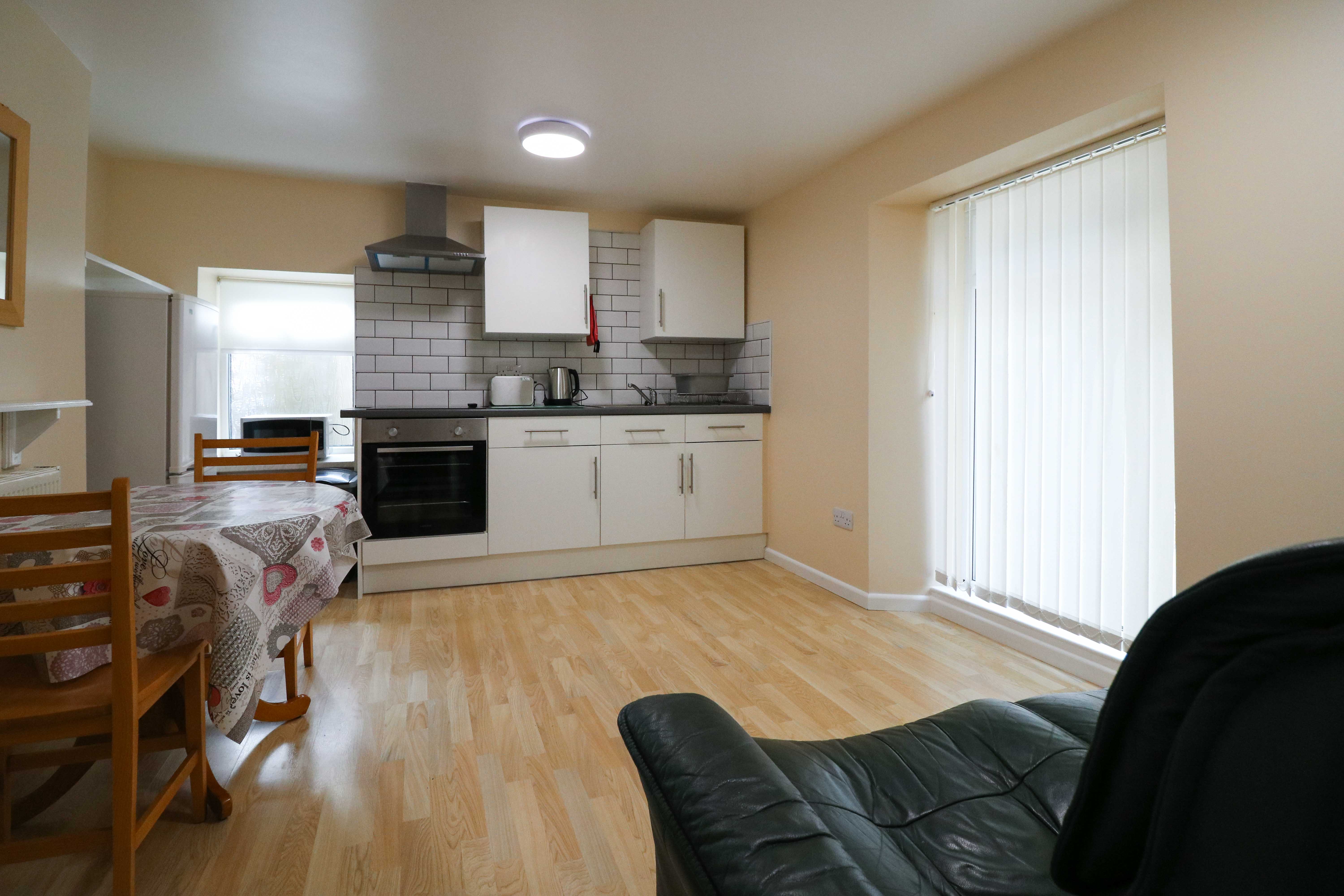 Flat Evelyn Place in Plymouth