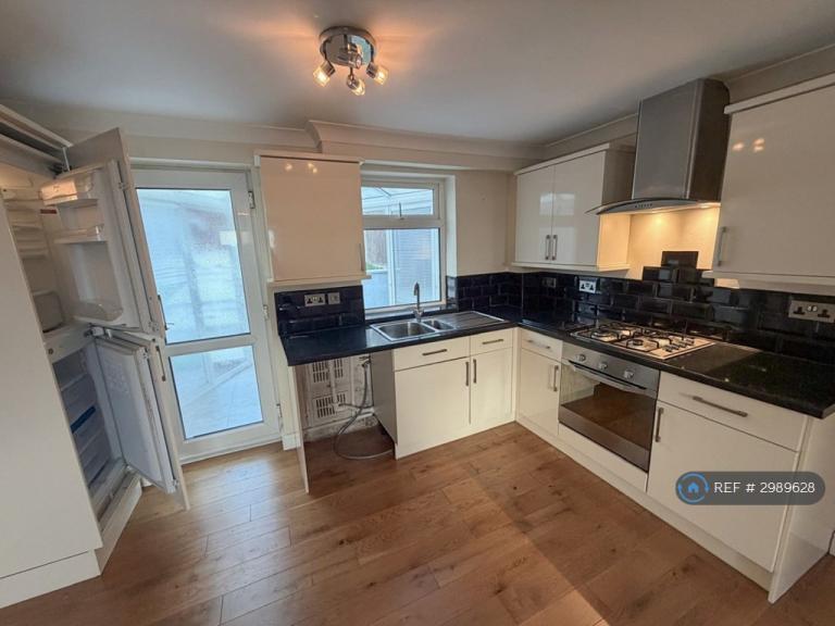 House Fairmead Close in Nottingham