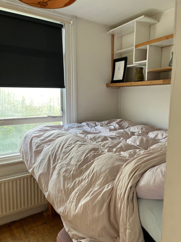 Room Frobisher Road in Greater London
